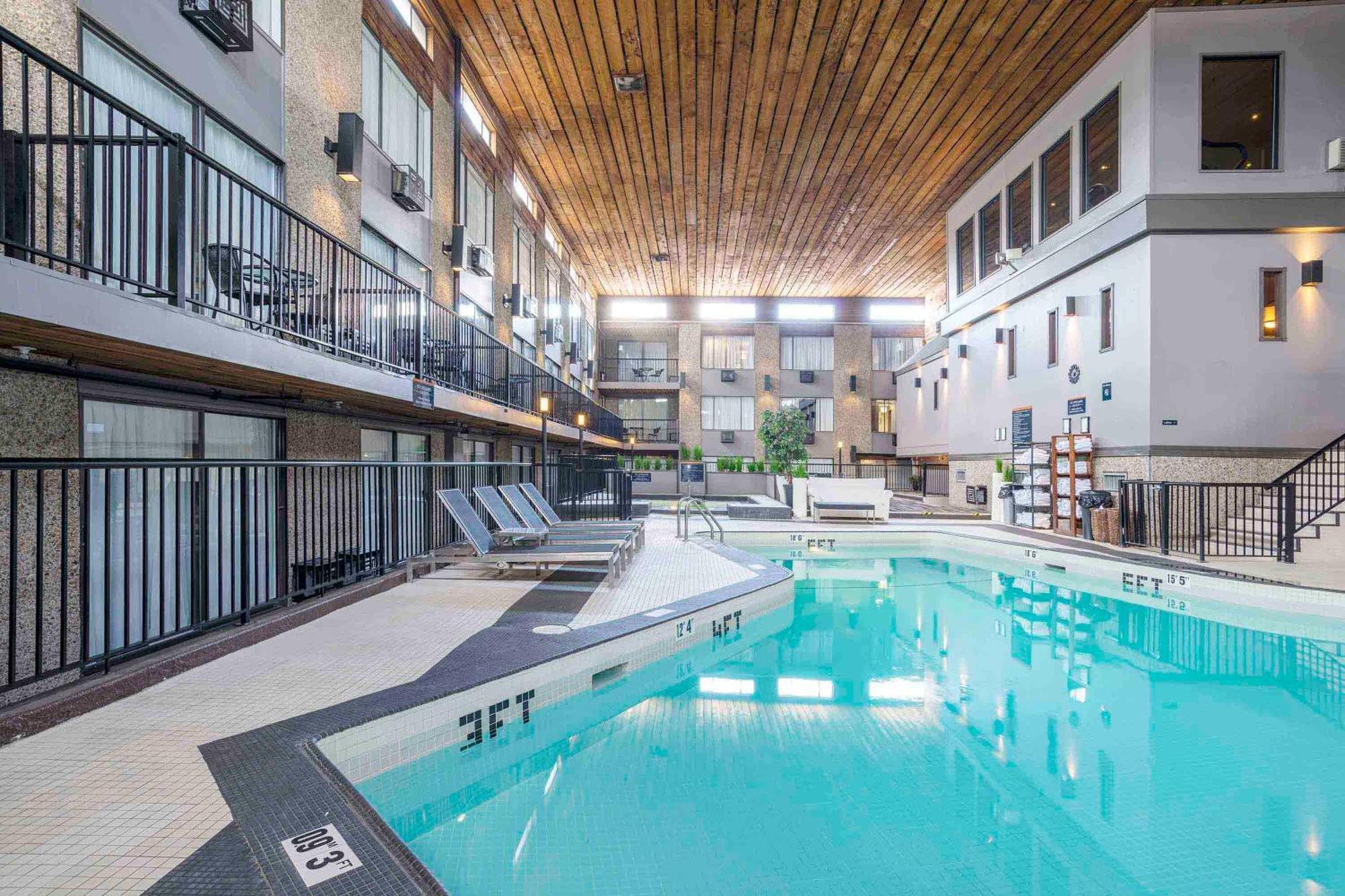 Sandman Hotel & Suites Kelowna Exterior foto